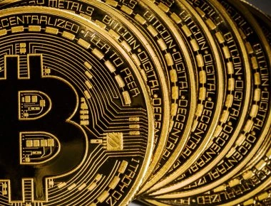 Κάτω από 12.000 δολάρια το bitcoin- Φόβοι για νέα μέτρα από τη Ν. Κορέα